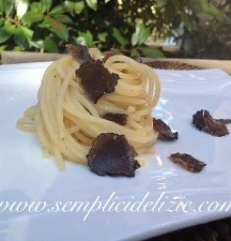 Spaghetti con Tartufo Nero