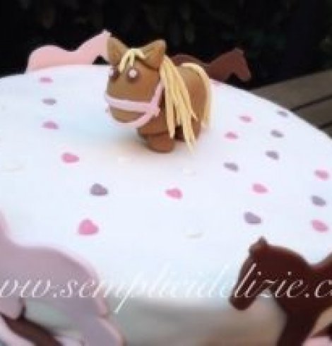 Torta di Compleanno con Cavalli