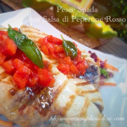 Pesce Spada con Salsa di Peperone Rosso