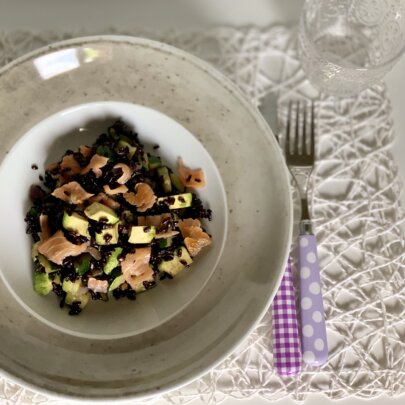 Riso Venere, Avocado, Zucchine e Salmone